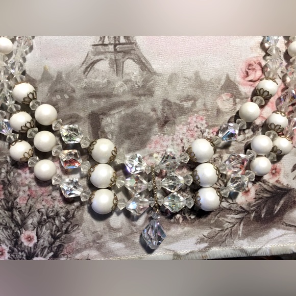 Vintage 3 STRAND Bead NECKLACE White And Clear Beads - Picture 6 of 7